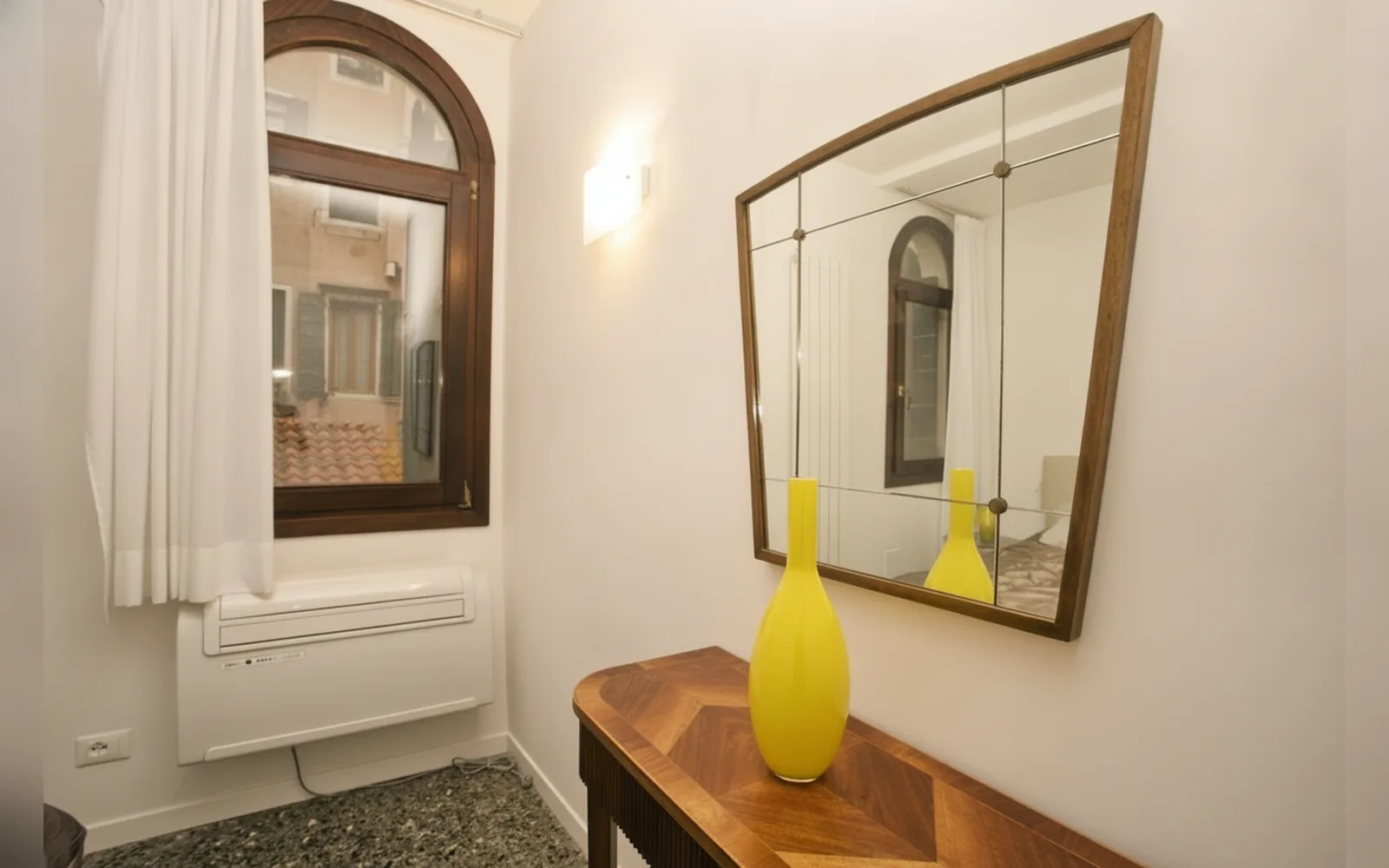 Esterni di Cà dell'Ambasciatore, Venezia (Veneto) (foto 21)