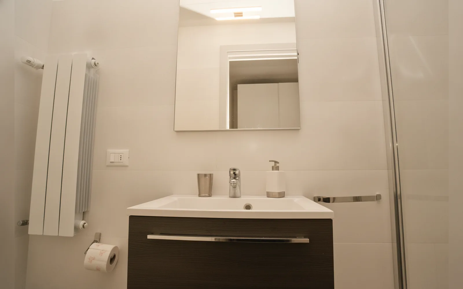 Camera con bagno privato — Cà dell'Ambasciatore, Venezia (Veneto) (foto 44)